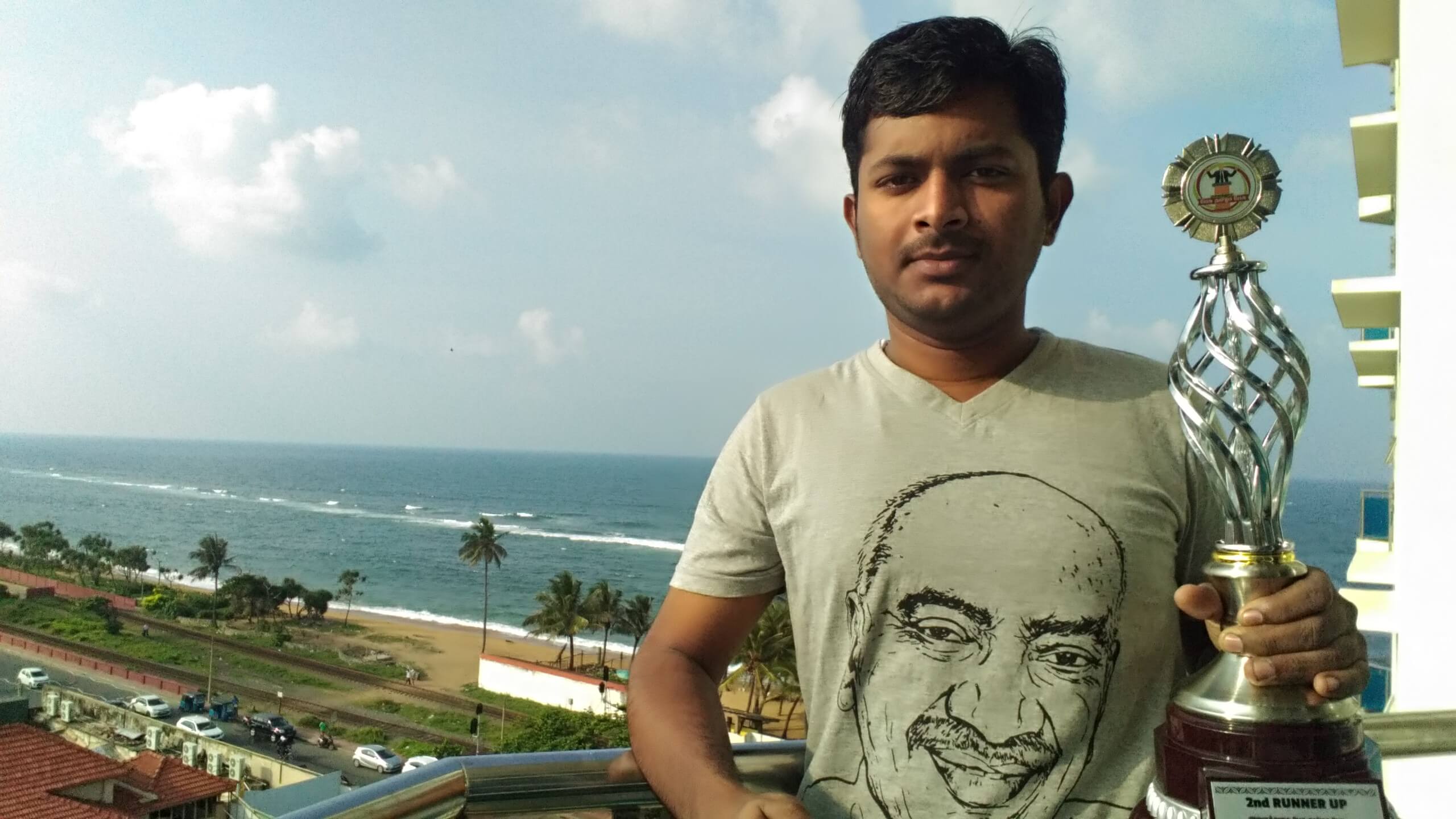 tamil-bharathan-in-srilanka-with-kamarajar-t-shirt